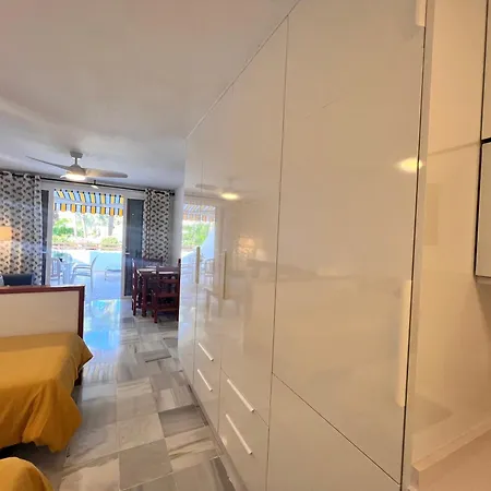 Modern Studio With Garden View Apartment
