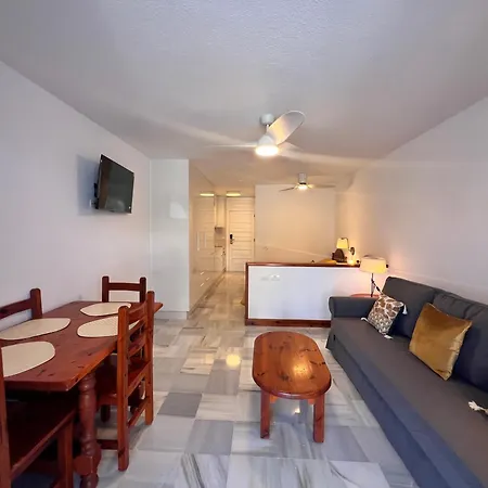 Apartamento Modern Studio With Garden View *